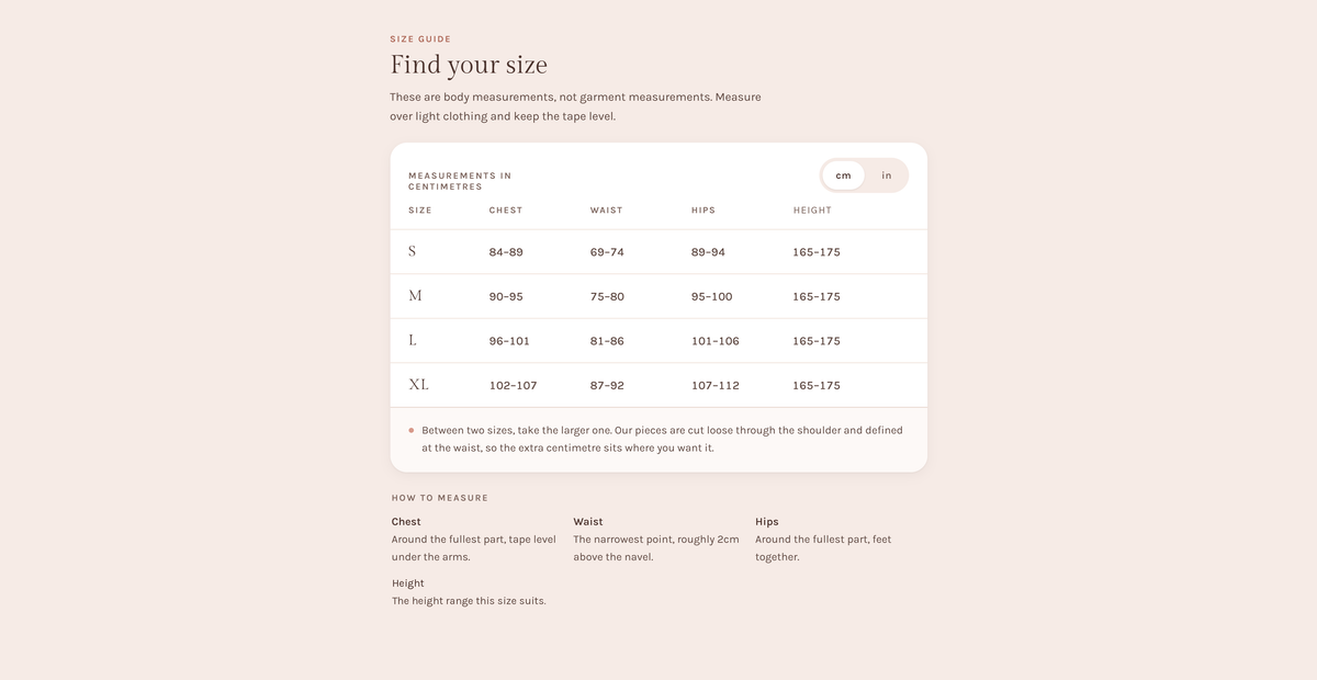 Size guide — body measurements in centimetres for sizes S to XL, with chest, waist, hips and the height range each size suits
